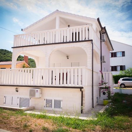 Take It Easy Apartments Slatine Exterior foto