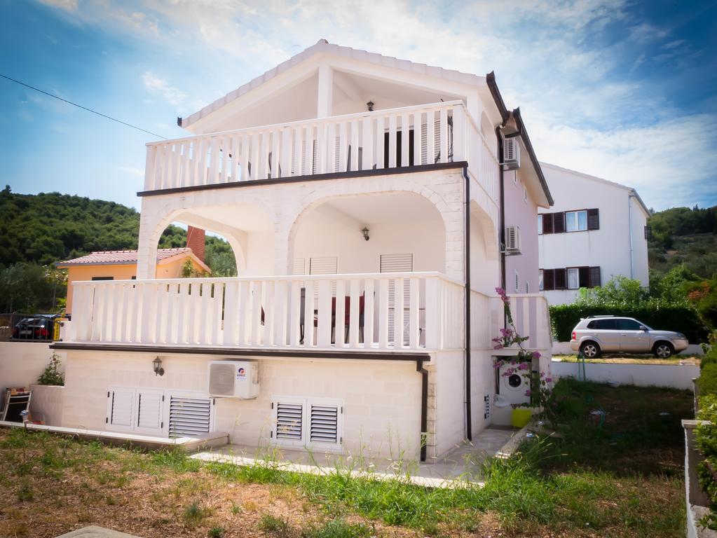 Take It Easy Apartments Slatine Exterior foto